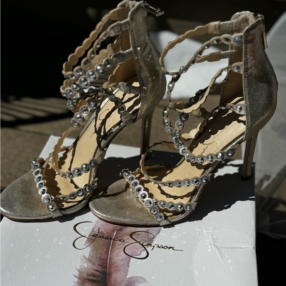 Jessica Simpson Jackie Heels. Pewter. Size 6.